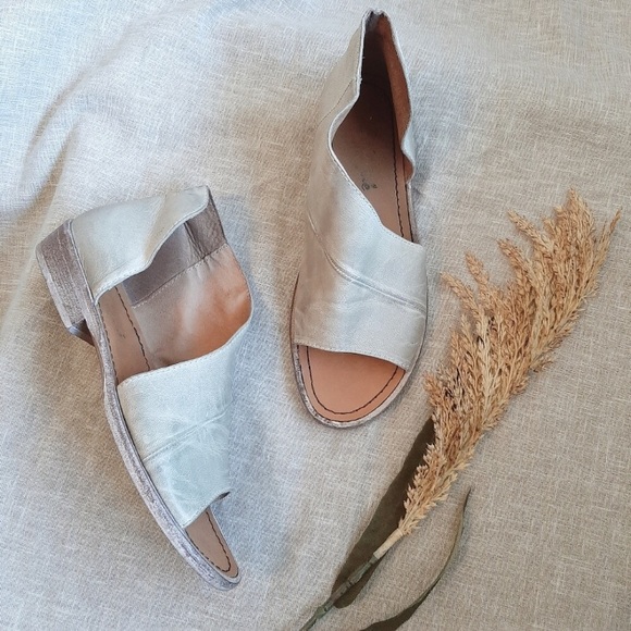 Free People Shoes - Free People Mon Blanc leather side cut sandals